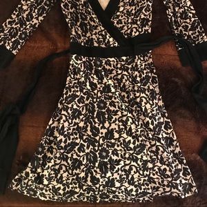 Diane Von Furstenberg Dresses - Diane von Furstenberg Floral Faux WrapAround Dress Diane Von Furstenberg Dresses - Diane von Furstenberg Floral Faux WrapAround Dress